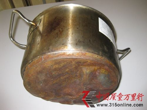 使用不久后,鍋底出現(xiàn)開(kāi)裂脫落